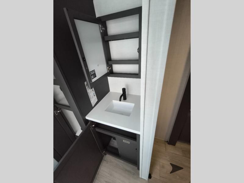 Main image 33