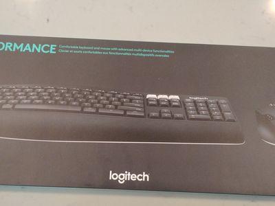 Performance Logitech keyboard
