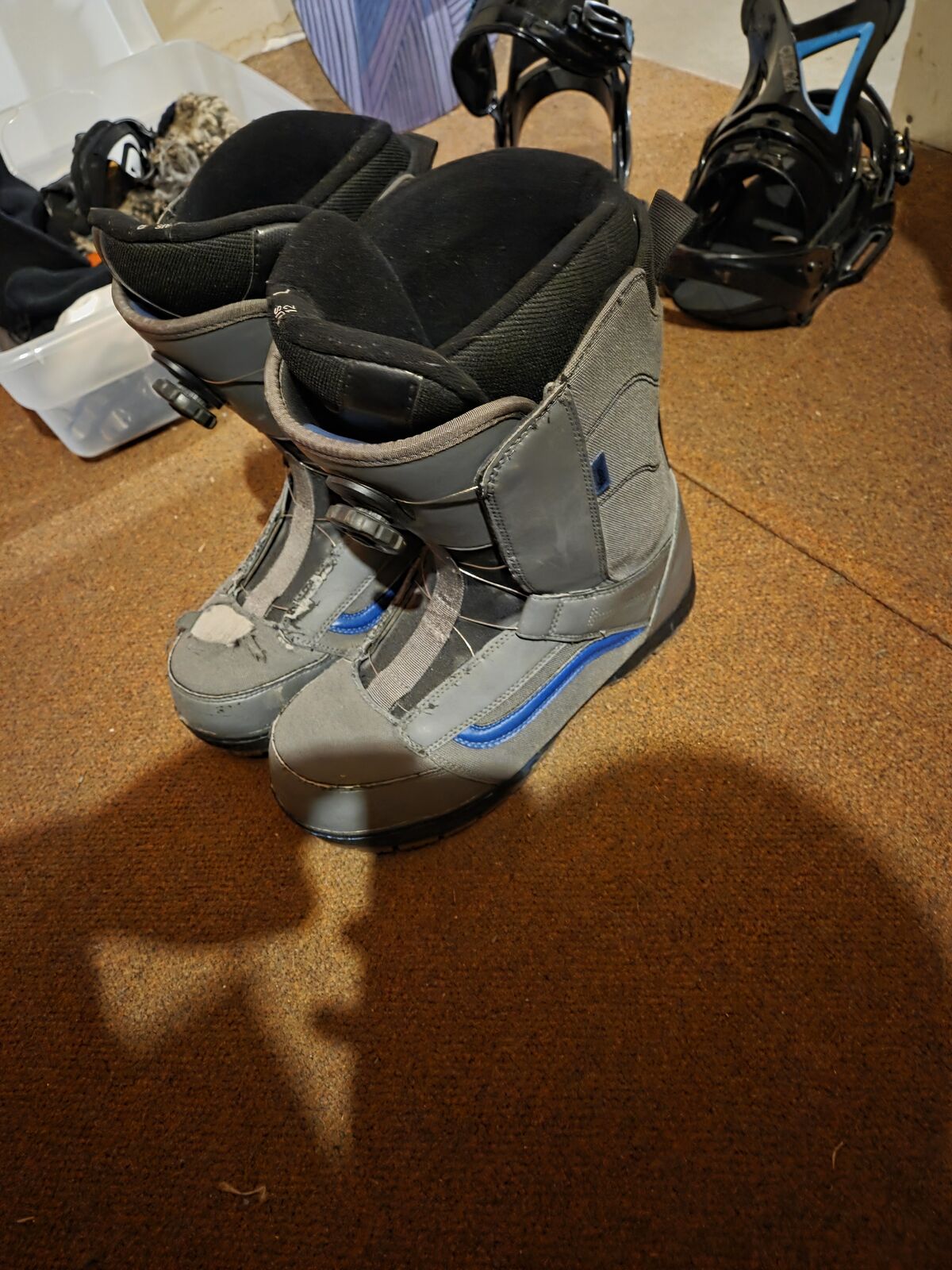 Burton custom size 12 snowboard boots zip tight open to negotiate