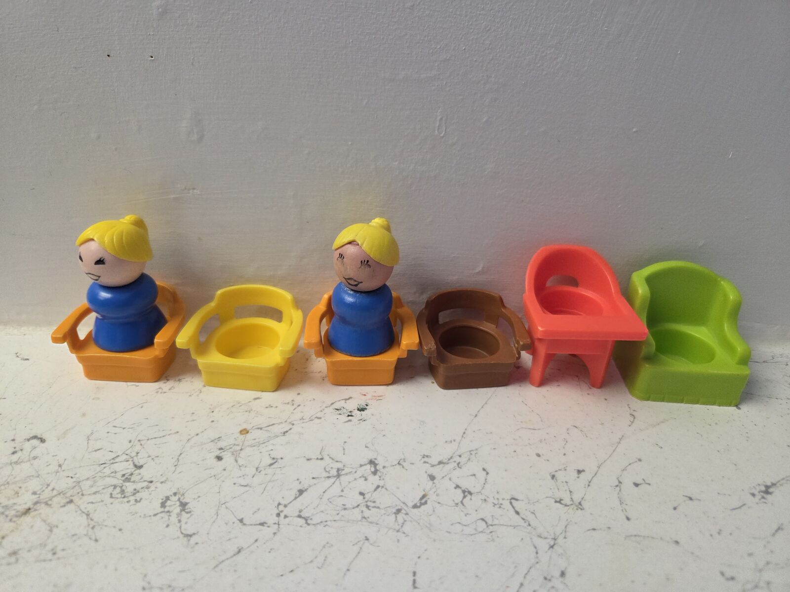 FISHER PRICE HIGH CHAIR & CHAIRS FIGURE 575392