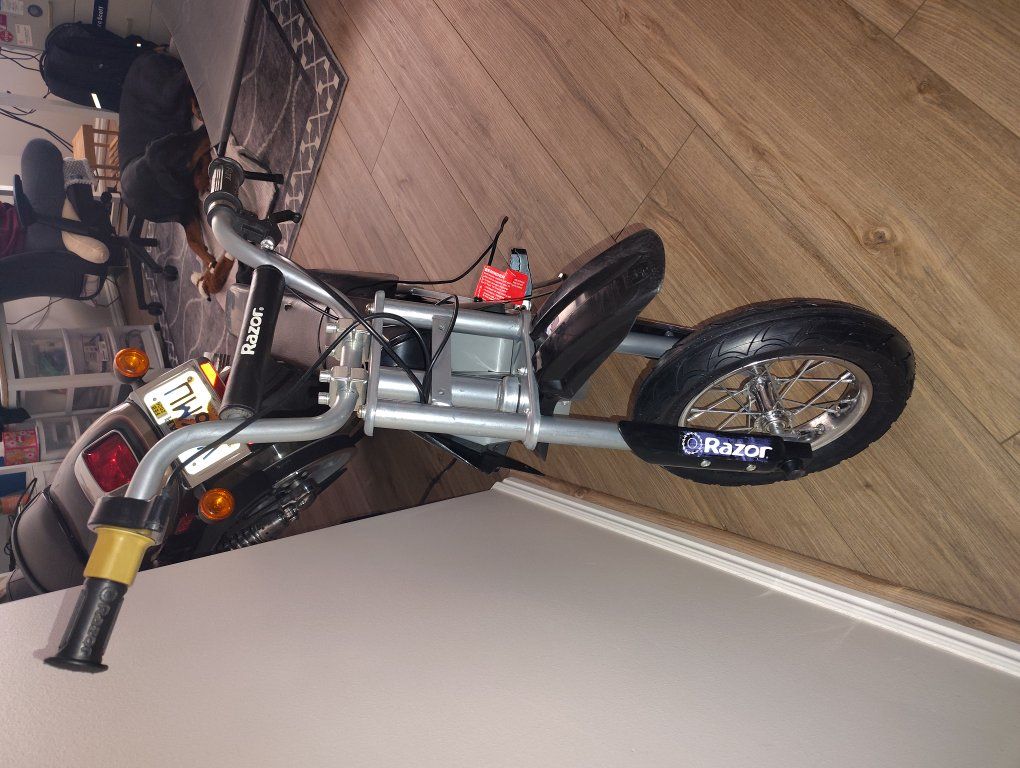 razor MX350 mini bike electric motorcycle