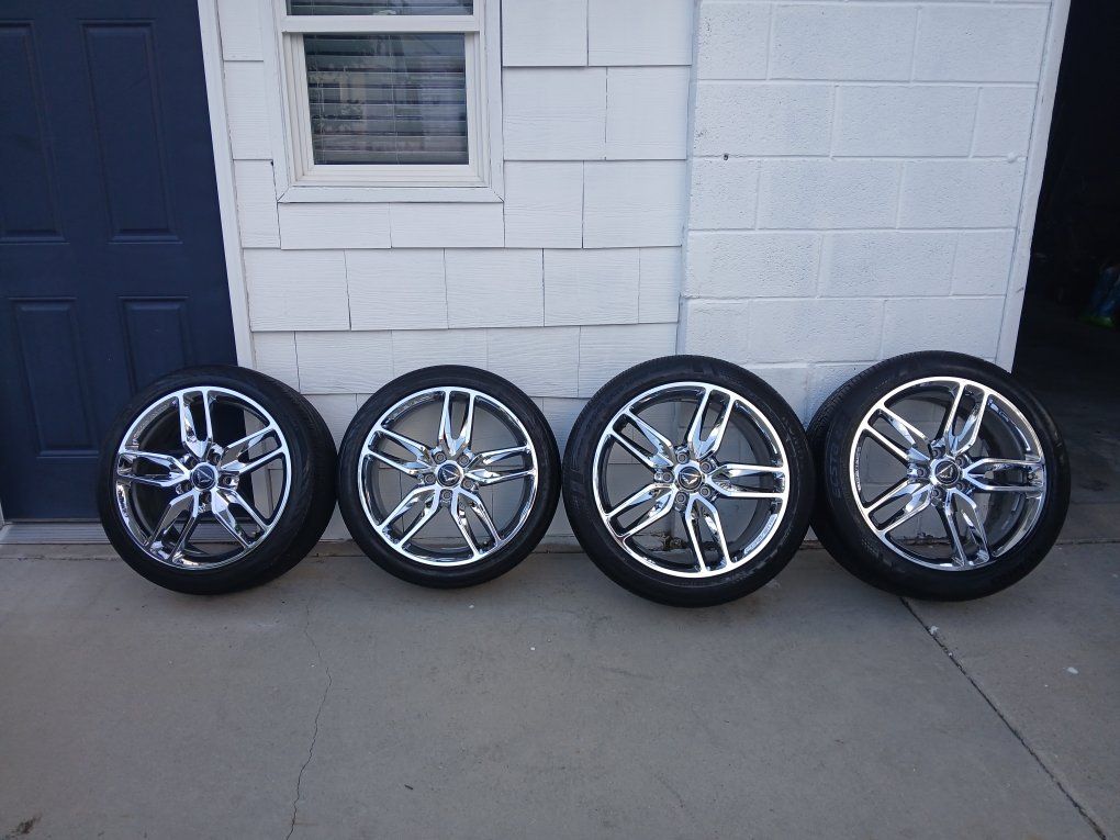 C7 Corvette Stingray rims 