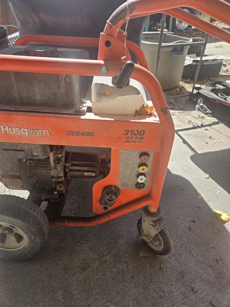 Pressure Washer - HUSQVARNA 020490 - 3100 PSI - BRIGGS & STRATTON