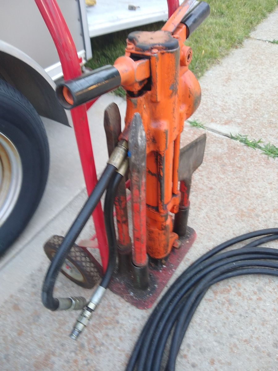 Stanley BR 67 Breaker Hydraulic Easi-Ride Foot (Jackhammer) + 5 bits +Dolly + a pair of 25 ft hydraulic hoses