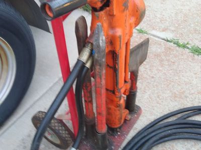 Stanley BR 67 Breaker Hydraulic Easi-Ride Foot (Jackhammer) + 5 bits +Dolly + a pair of 25 ft hydraulic hoses