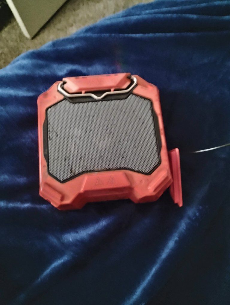 Klein Bluetooth speaker