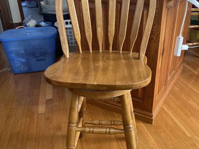 Wooden Spindle Back Swivel Bar Stool with Footrest - Natural Oak Wood Finish (5 stools)