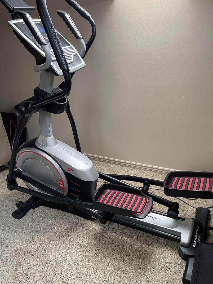 Pro-Form Endurance 720 E Elliptical Trainer - iFit Compatible, Adjustable Stride
