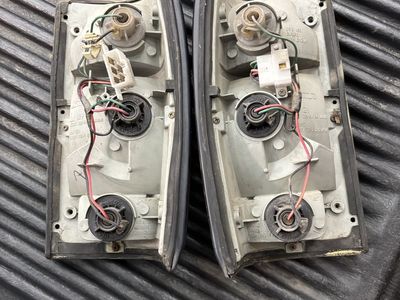 1990 Mazda b2200 tail lights