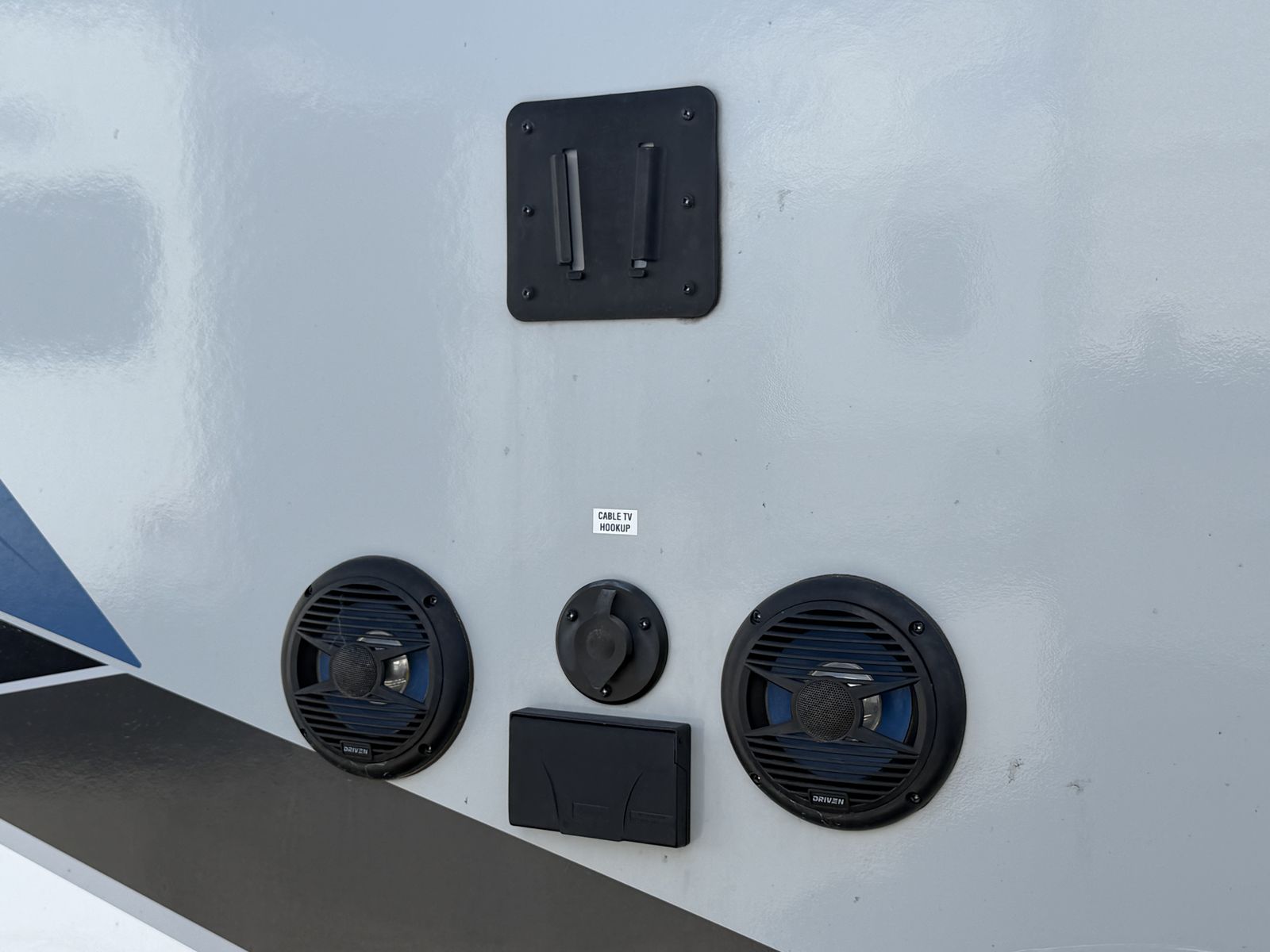 Main image 6