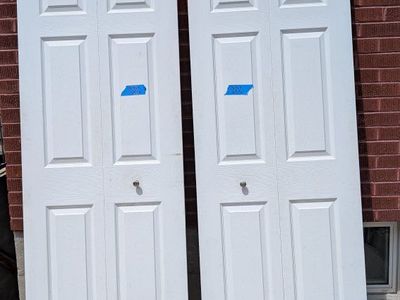 White Bi-Fold Closet Doors - 78 3/4" x 29 1/2" - 6 Panel Style