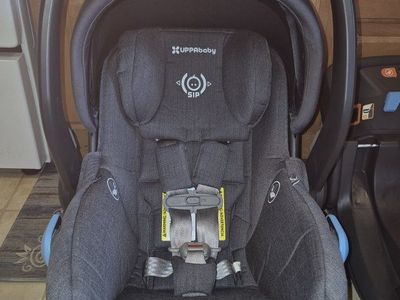 Clean UPPAbaby MESA Infant Car Seat Baby Oct. 2028