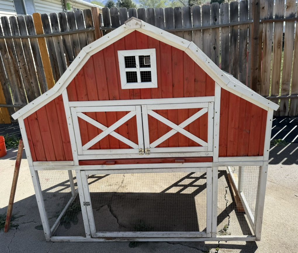 Rugged Ranch Omaha Chicken Coop