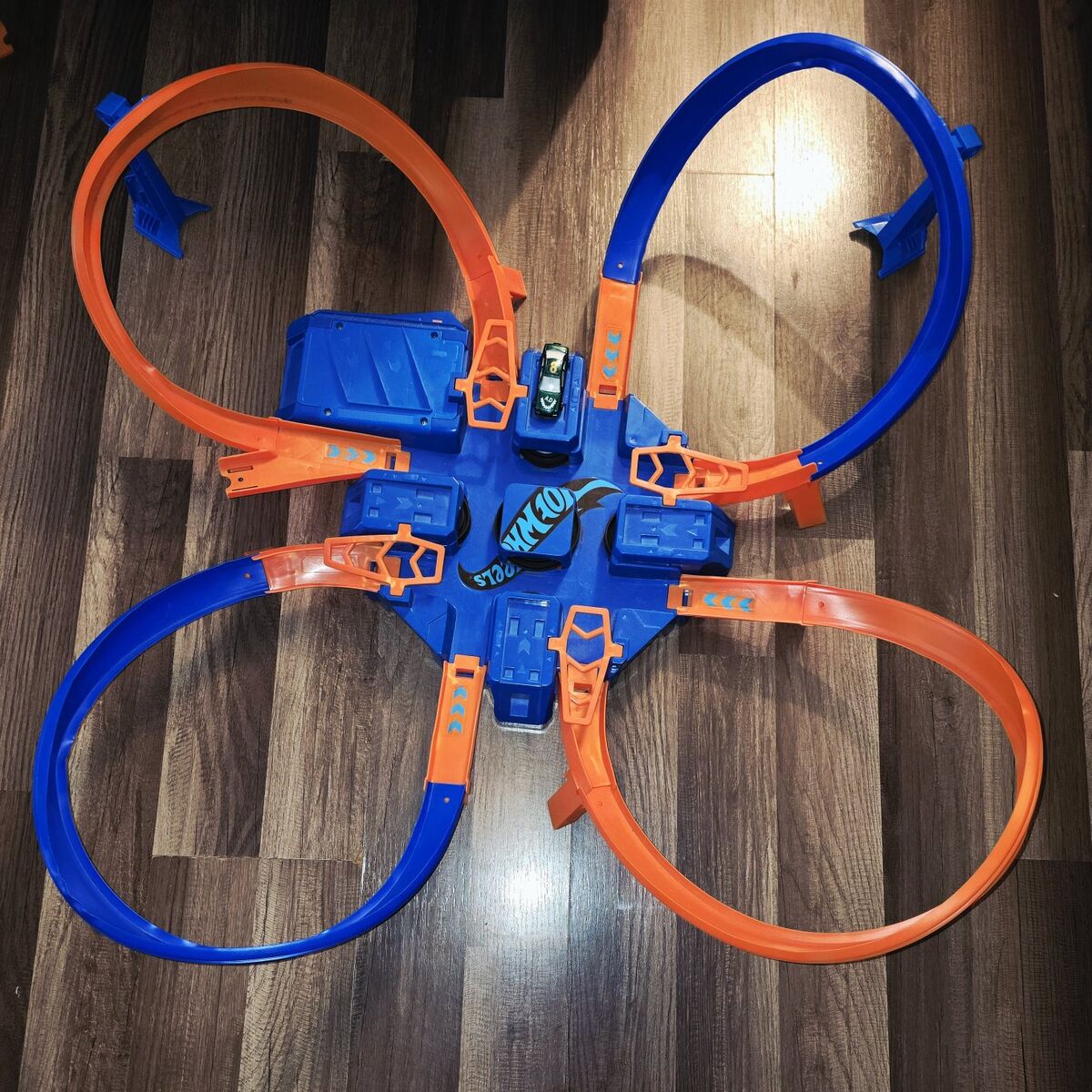 Hot Wheels Criss Cross Crash Track