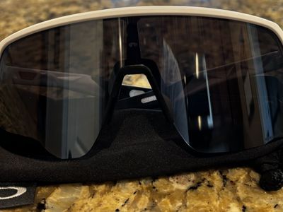 BRAND NEW Oakley Sutro Sunglasses - Prizm Lens