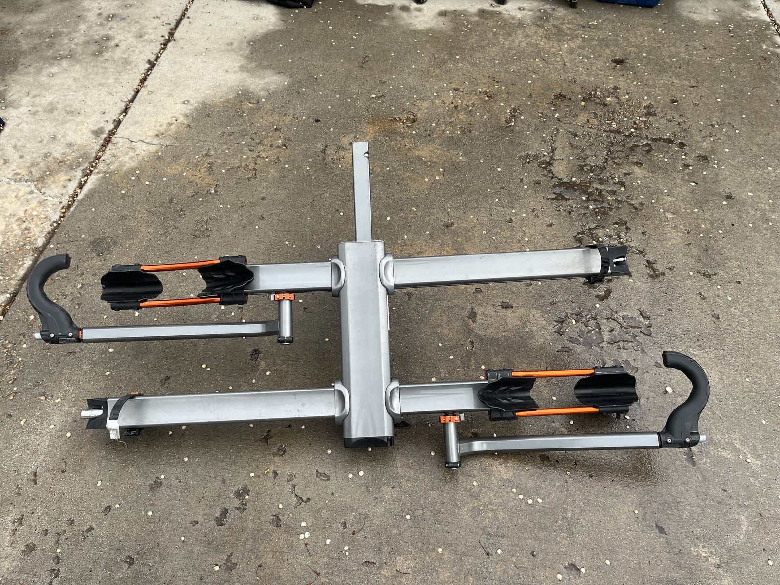 Kuat Sherpa 2 bike rack with accessories and locks with all keys