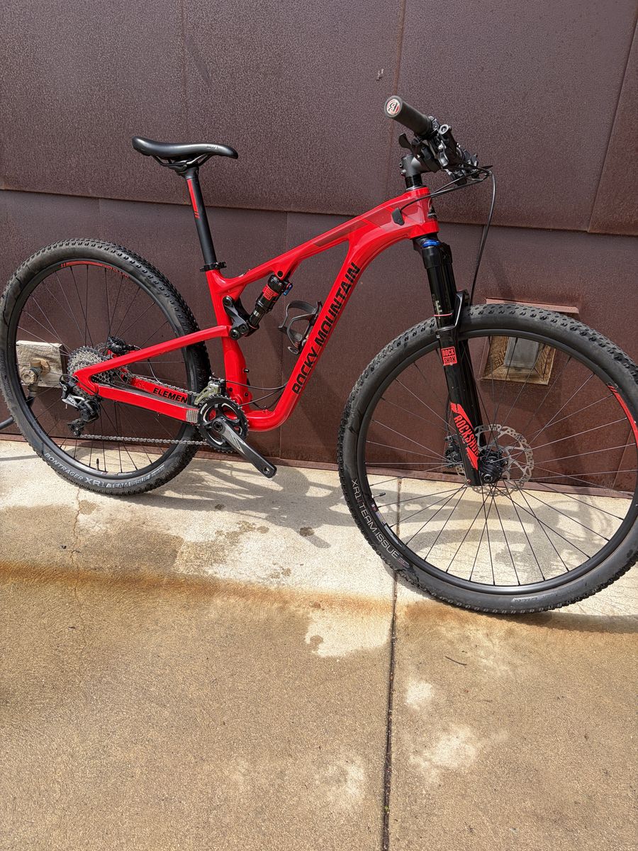 Like New 2018 Rocky Mountain Element 930 RSL, Size Small