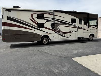 2015 35ft Class A Motorhome.