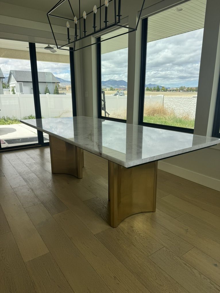 RH Dalton Dining Table w/Cristallo Slab