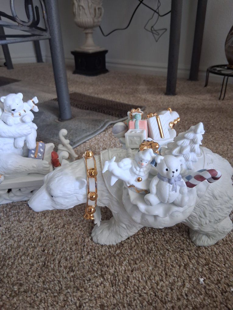 Grandeur Noel Collector's Edition Polar Bear Figurine Set Christmas Decor (3 Pieces)