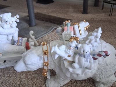 Grandeur Noel Collector's Edition Polar Bear Figurine Set Christmas Decor (3 Pieces)