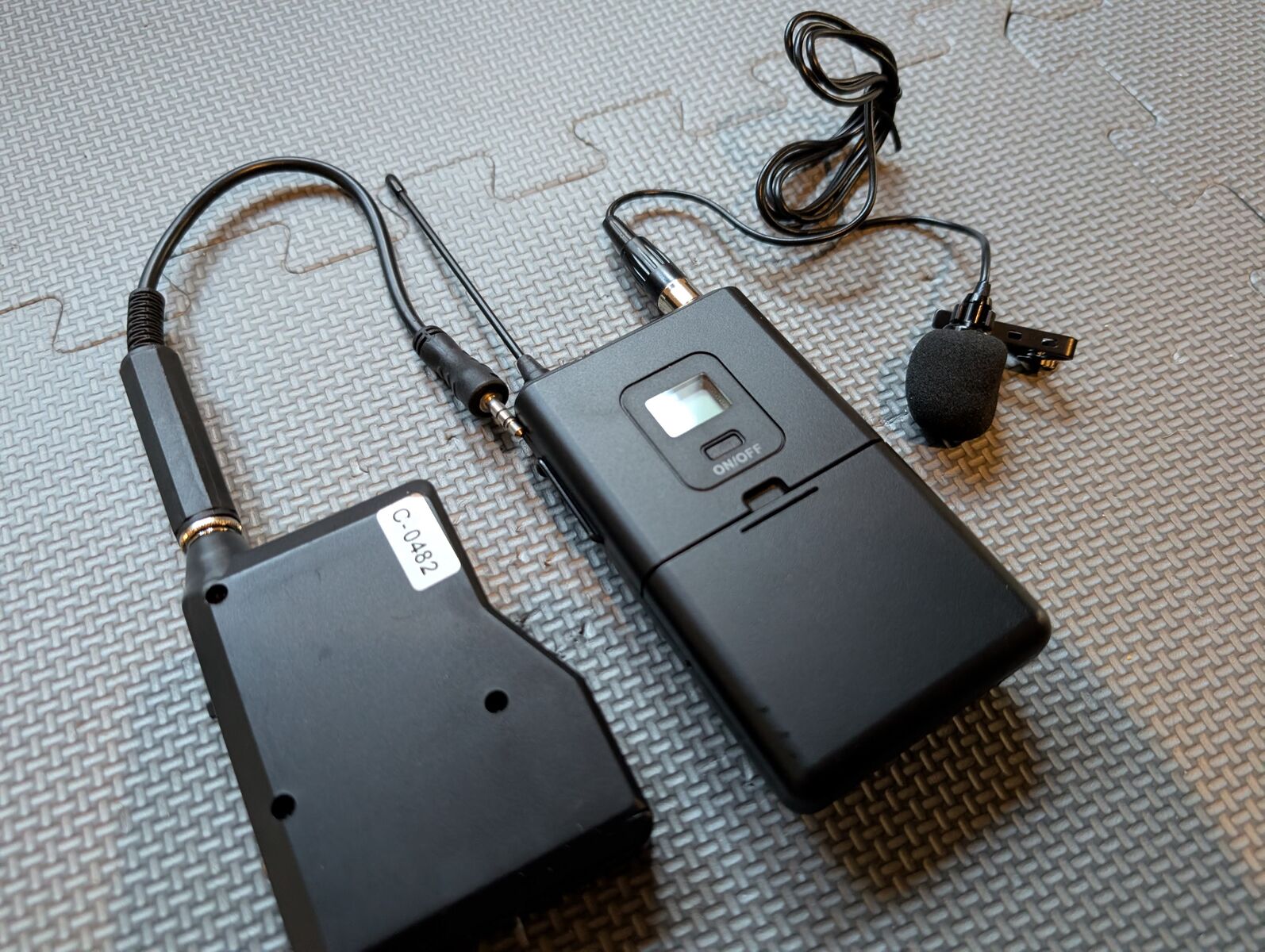 Fifine k037 wireless microphone transmitter with lavalier and headset microphone