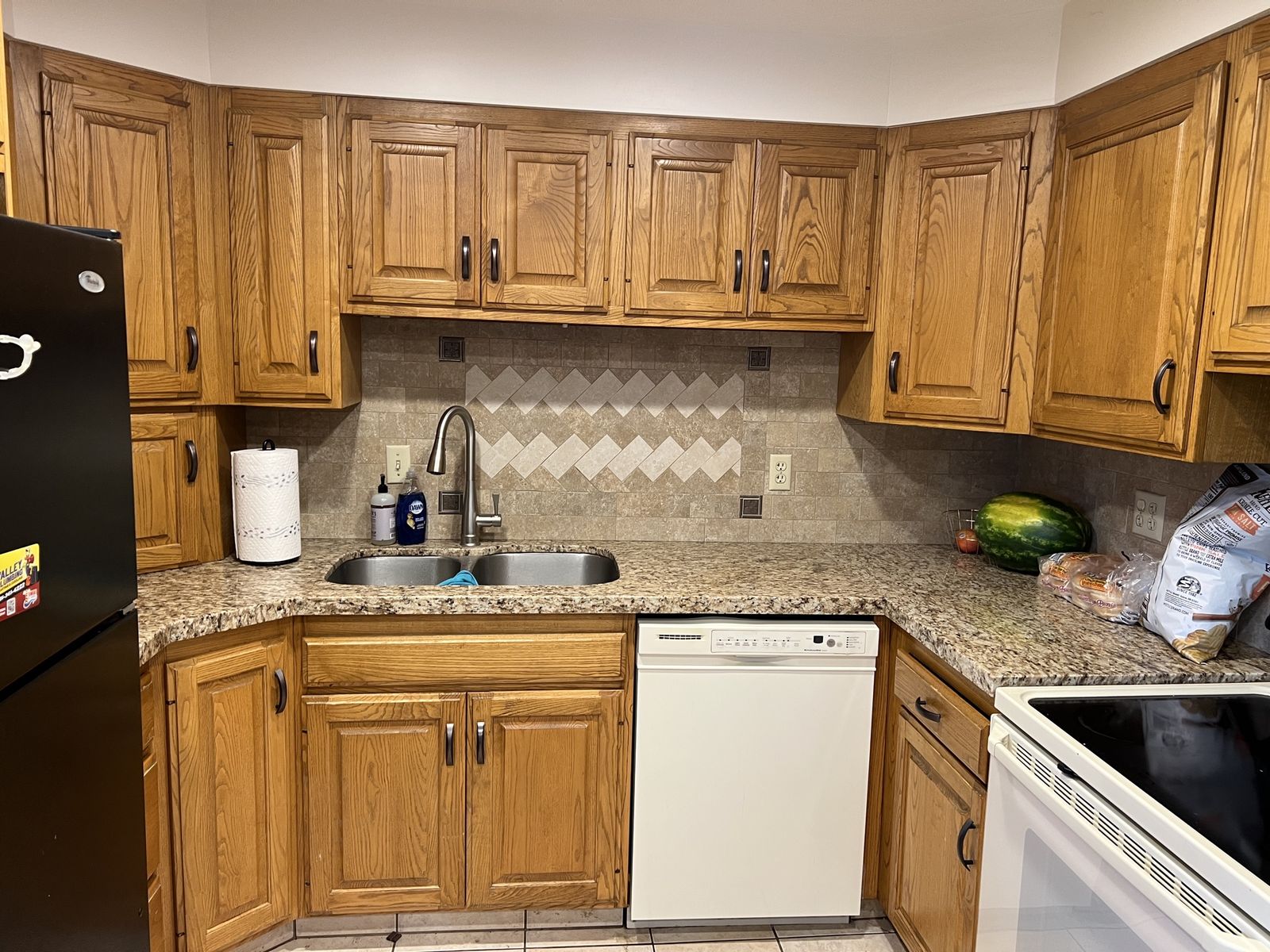 Free kitchen cabinets countertops