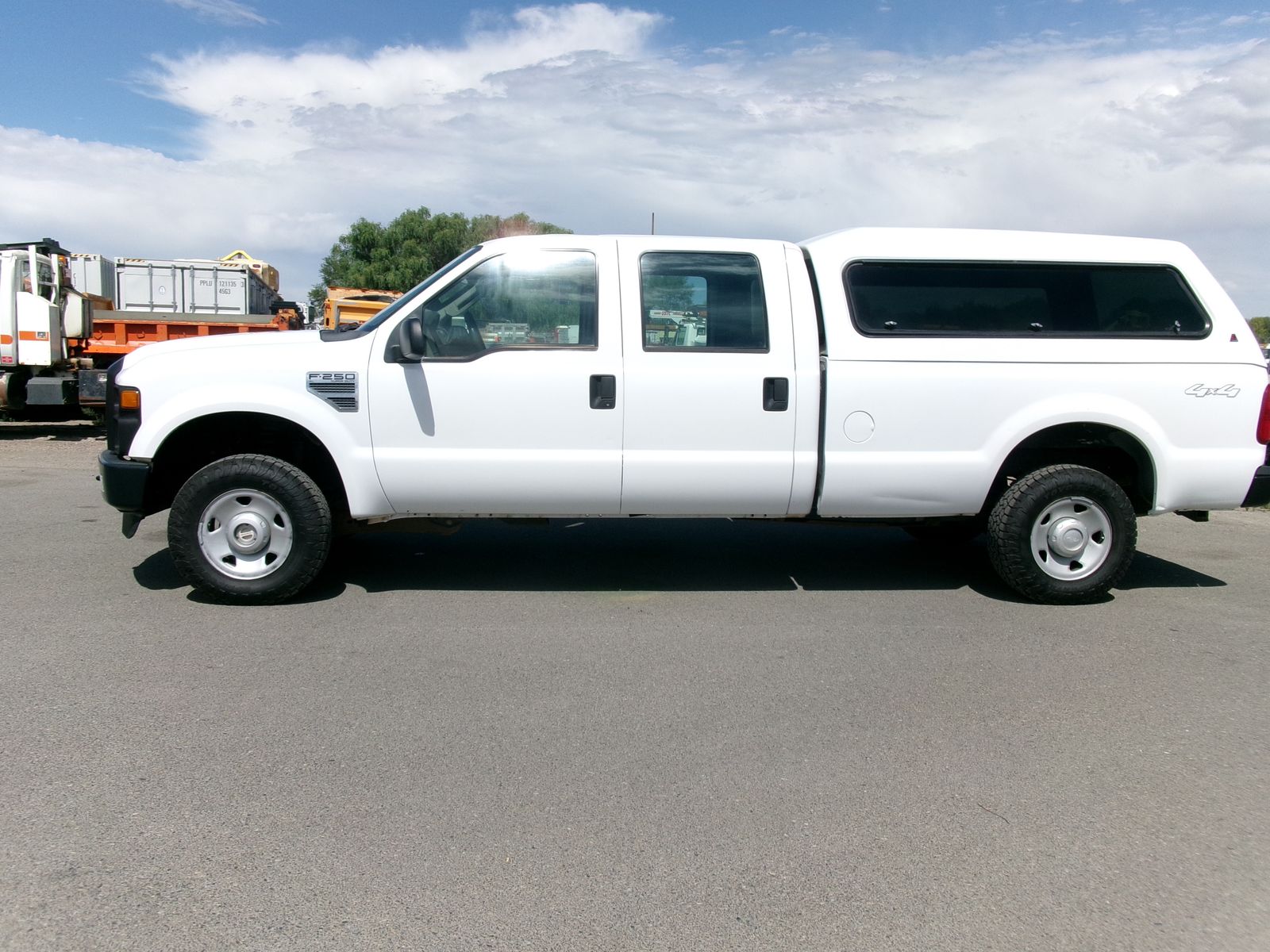 2008 Ford F250SD crew cab pickup truck. 4X4