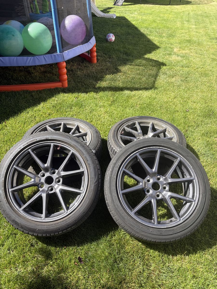 OEM 19” Tesla model 3 rims w tires
