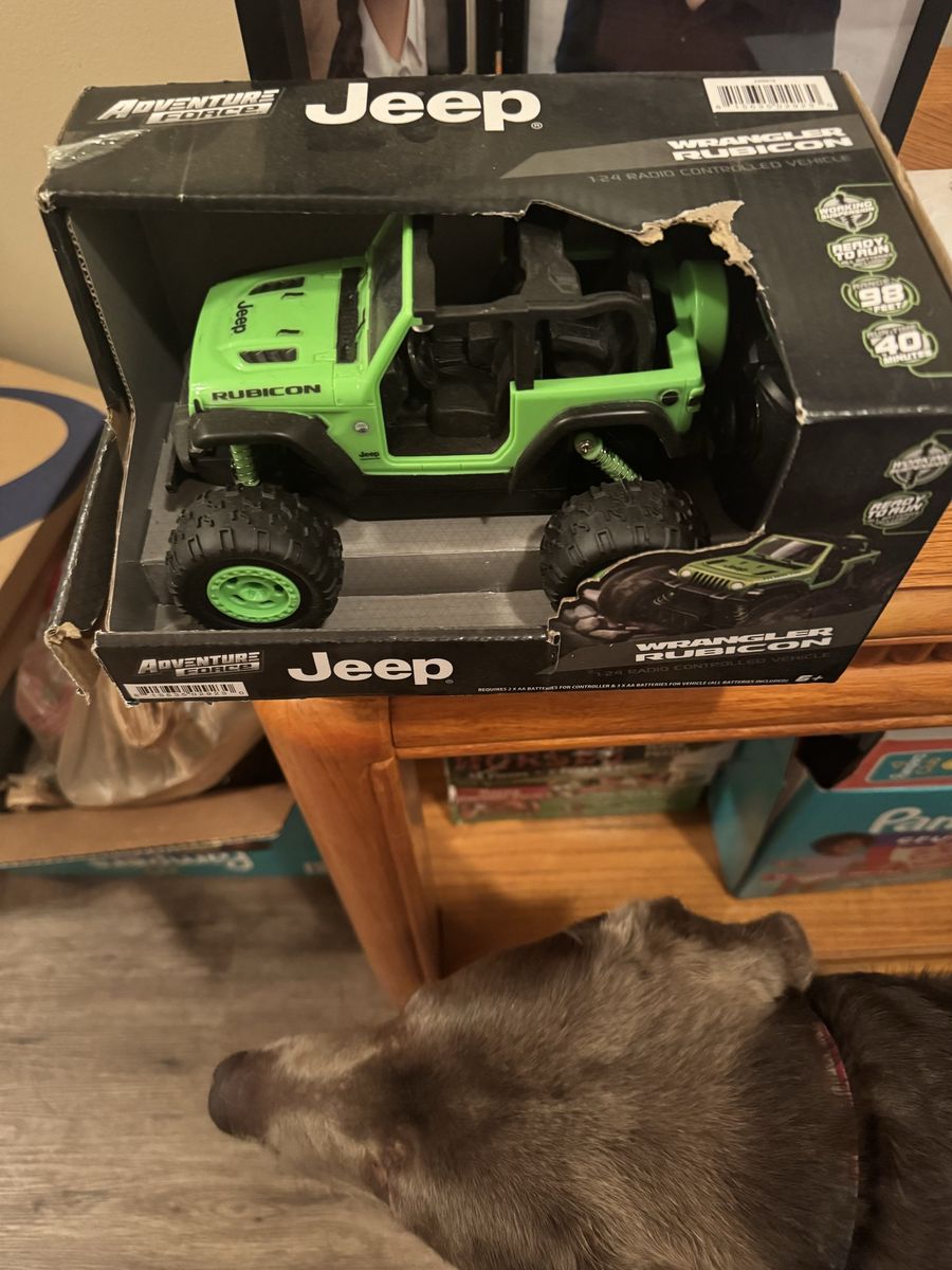 Jeep Adventure Force Wrangler Rubicon 1:24 Scale RC Vehicle - Green, Unopened Toy Truck