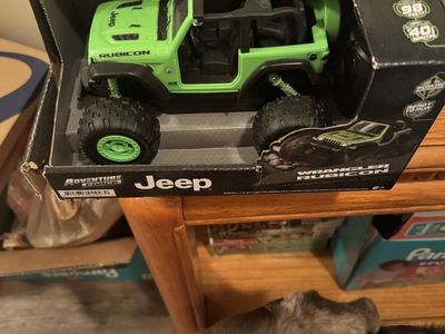 Jeep Adventure Force Wrangler Rubicon 1:24 Scale RC Vehicle - Green, Unopened Toy Truck
