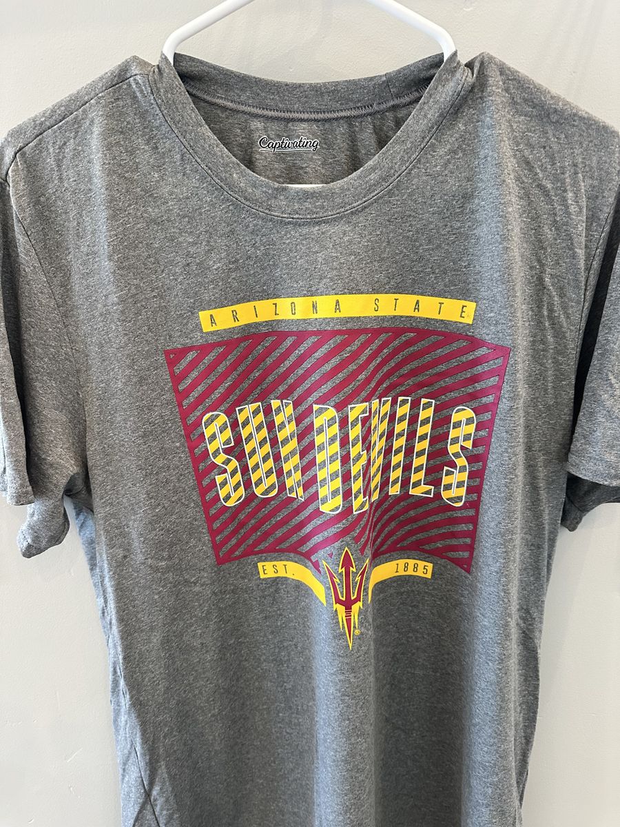 Brand New Sports Apparel Bundle 18 Total — Men’s & Women’s Large