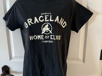 Graceland home of Elvis t-shirt size small