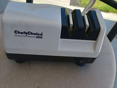 Chef's Choice model 300 diamond h o n e knife sharpener hone