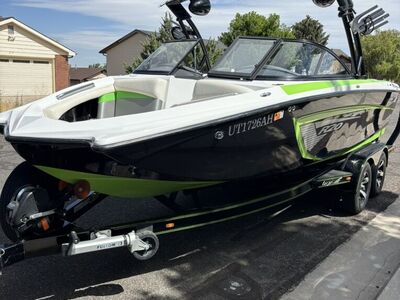 2013 Tige R-20 surf and wakeboard boat