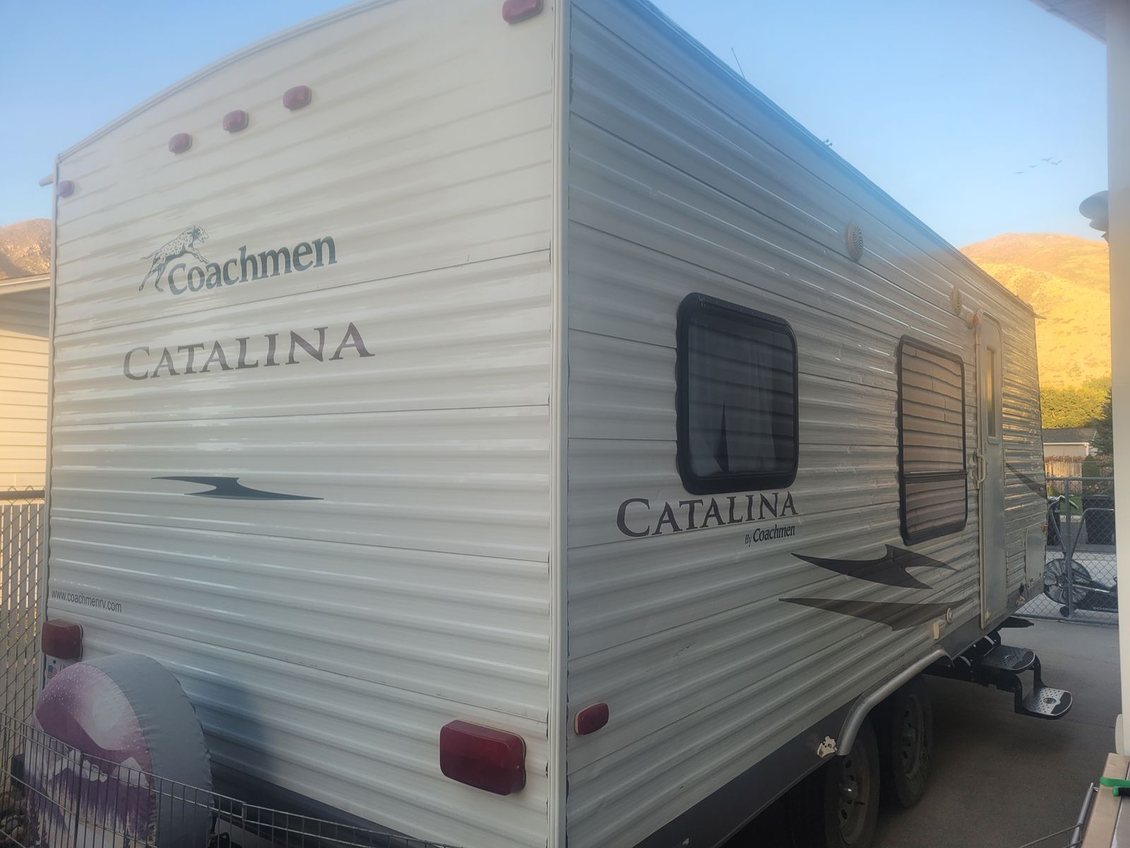 2012 Catalina Trailer with Triple Bunks!