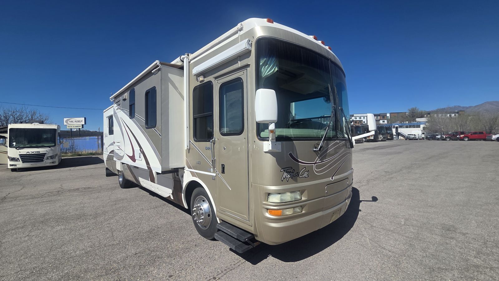 2004 National Tropical 3703 Slide Diesel Pusher !!!