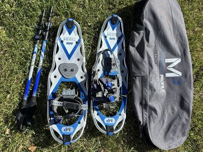 Yukon Charlie's MP 528 Snowshoe Kit with Poles and Carry Bag - Excellent Condition