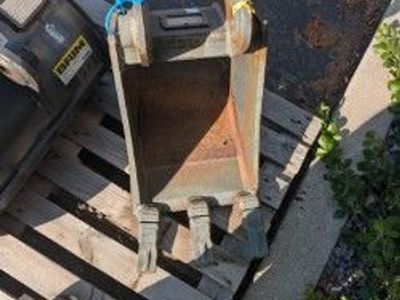 12" New Holland Mini Excavator Bucket – 12" Trenching Bucket