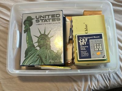 US Liberty Stamp AlbumA +Nice Binder+ 1000s stamps