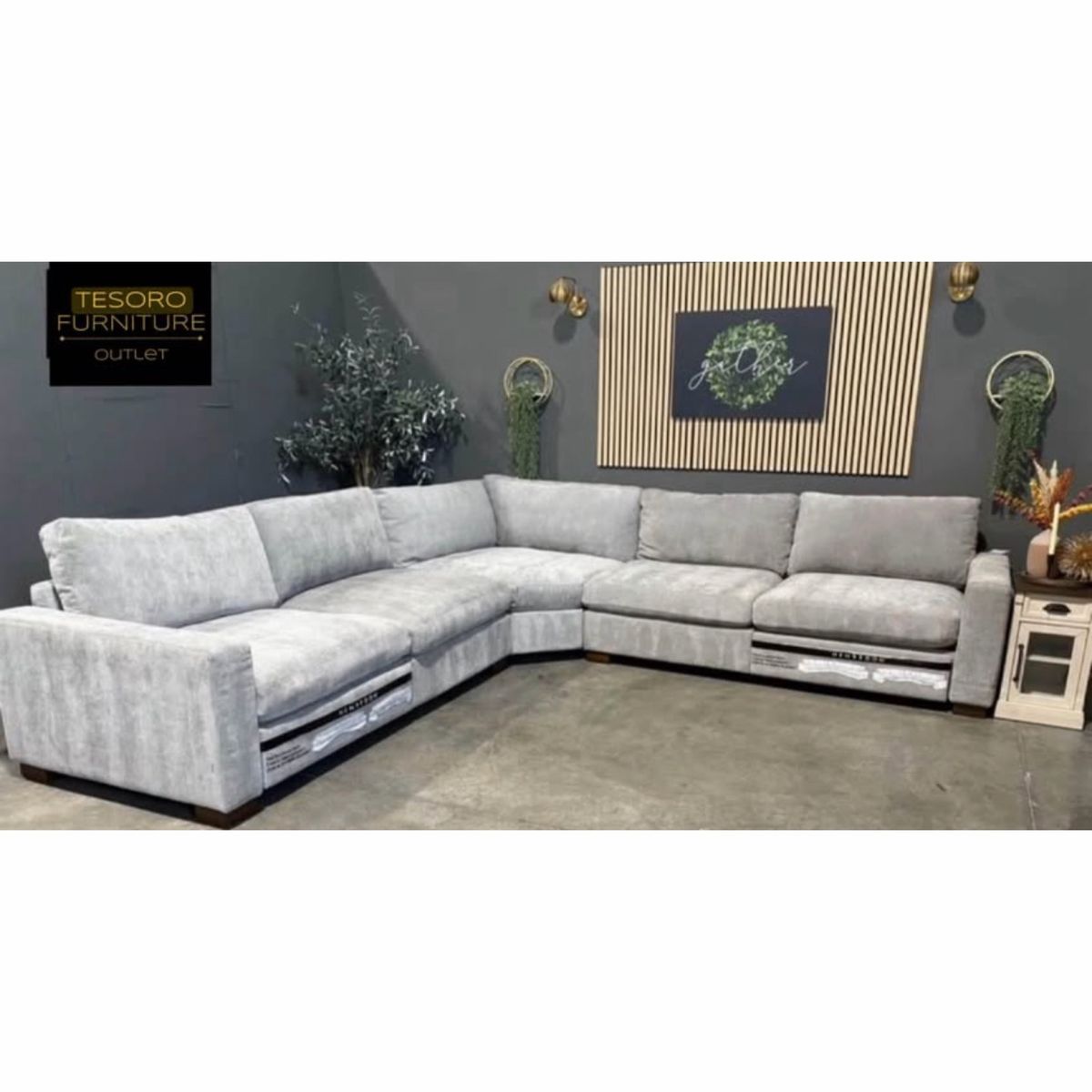 HENREDON POWER FOOT RESTS SECTIONAL WE OFFER DELIVERY