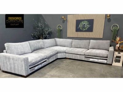 HENREDON POWER FOOT RESTS SECTIONAL WE OFFER DELIVERY