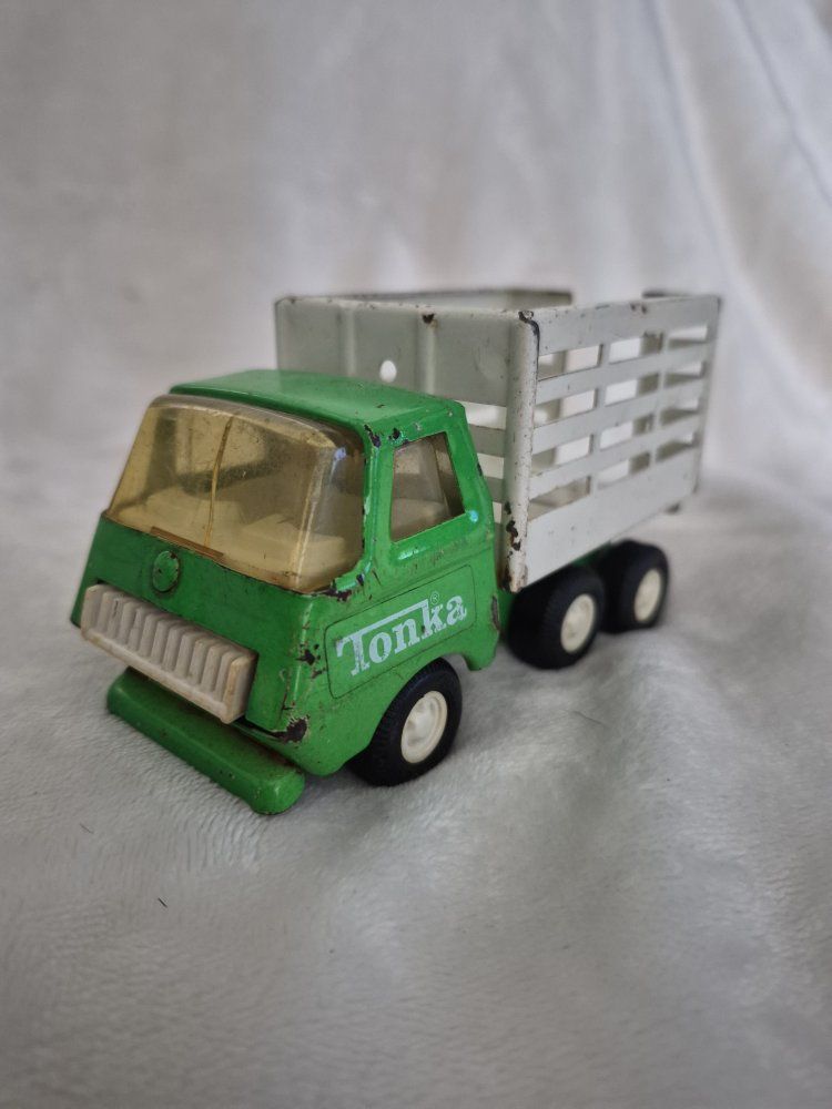 Vintage Tonka Green Metal Stake Side Dump Truck Toy - Collectible Die-Cast Farm Vehicle