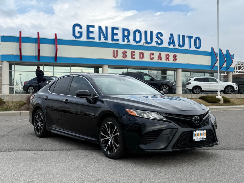 2018 TOYOTA CAMRY SE