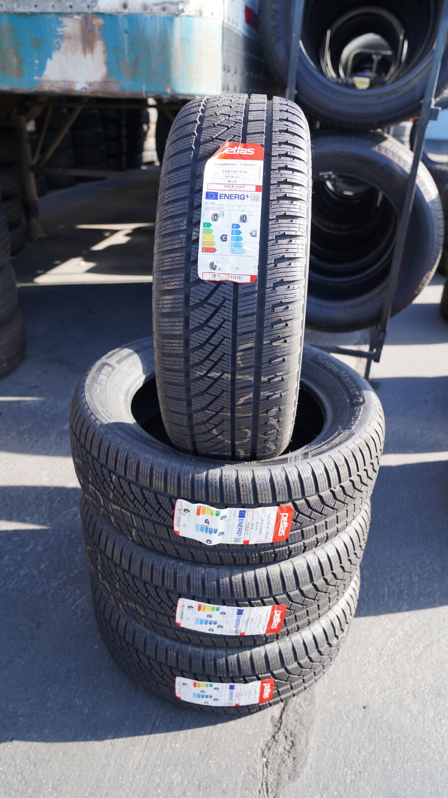 SET TIRES 215-55-16 PETAS WINTER