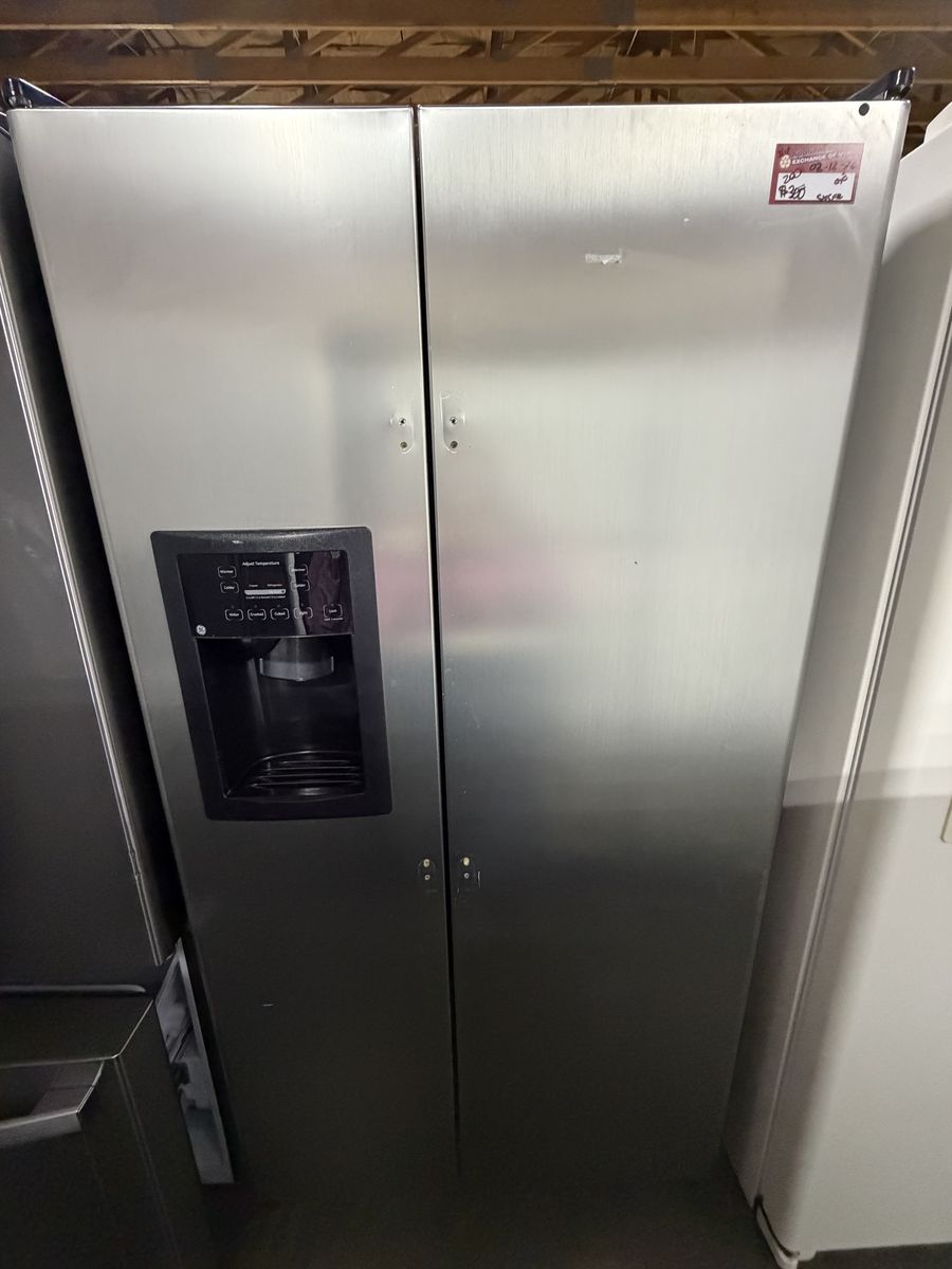 GREAT FOR GARAGE! GOOD GE SIDE BY SIDE FRIDGE