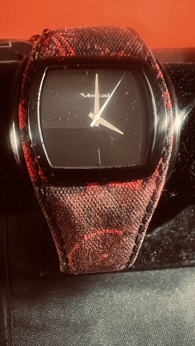 Vestal Watch Black Face Red Pattern Fabric Strap Used