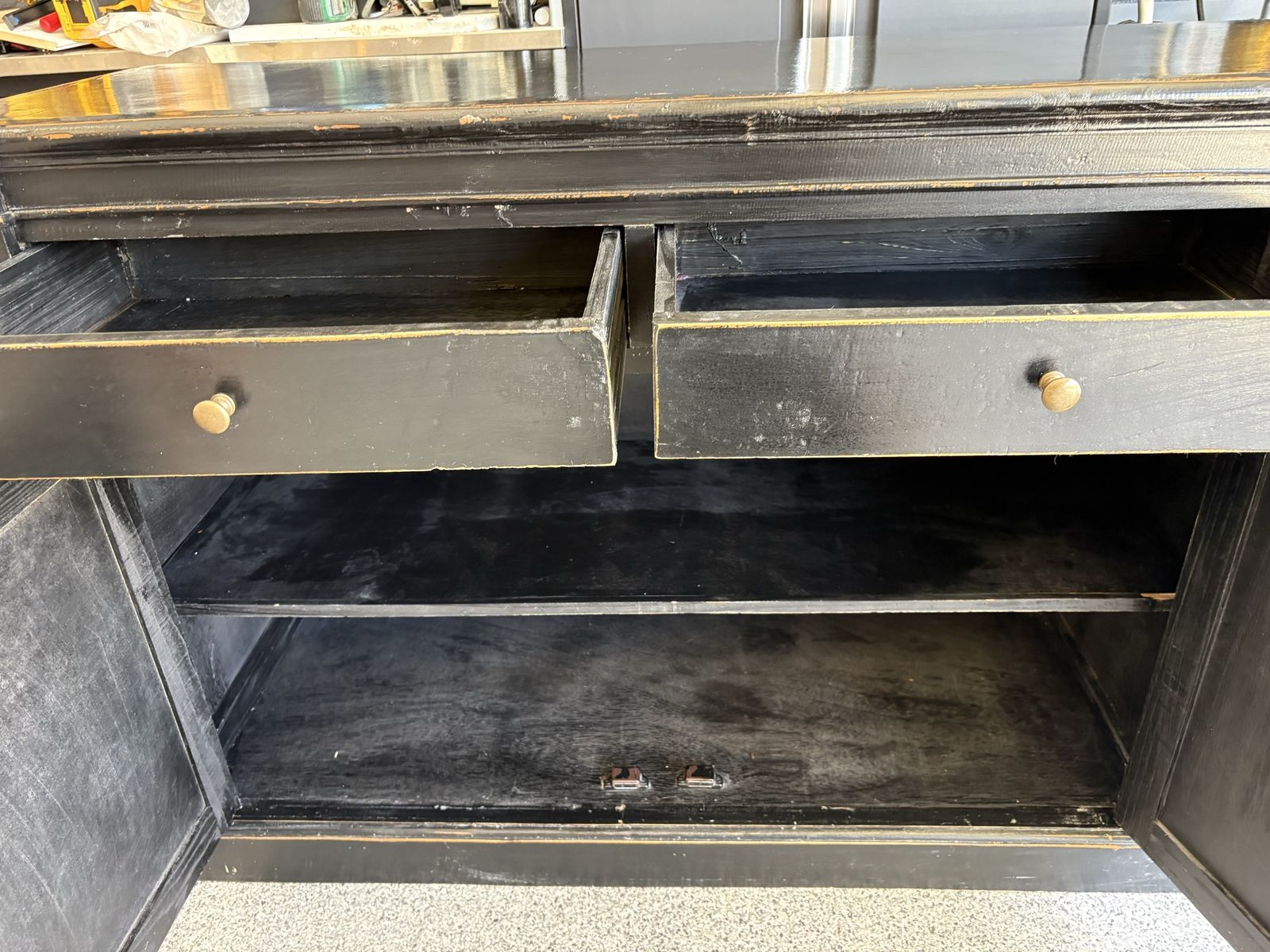 Main image 6
