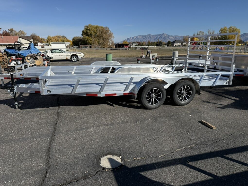 26 Baughman 83x16 Tandem Alum Deck