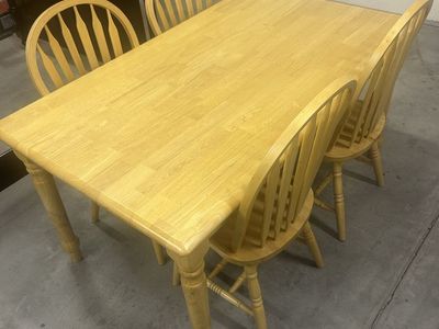 Light Wood Rectangular Dining Table with 4 Spindle-Back Chairs - Complete Dining Set. Solid wood and sturdy